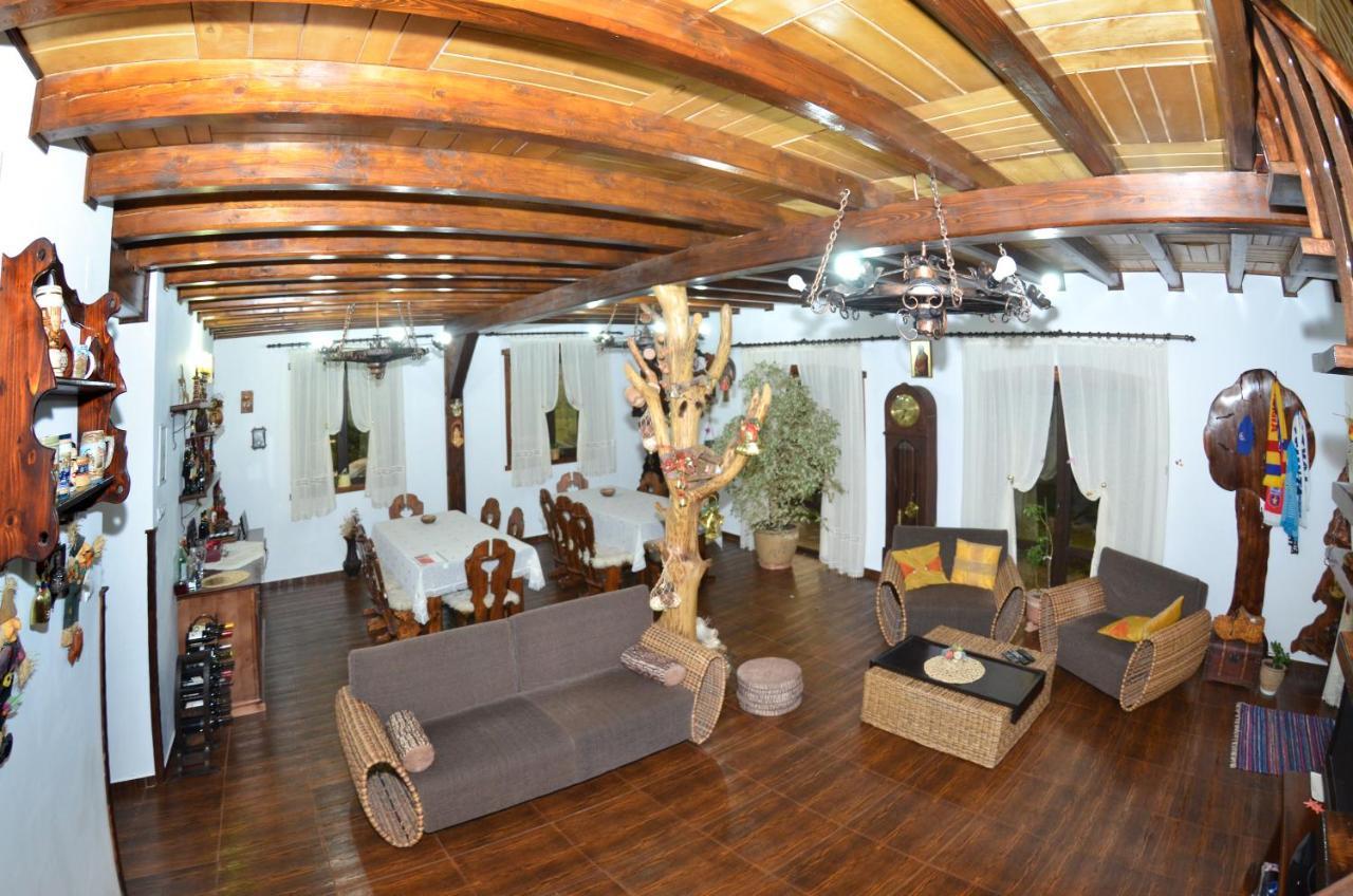 Cabana Paradisul Verde Neamt トゥルグ・ネアムツ エクステリア 写真